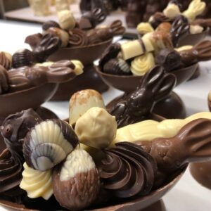 Gevuld paasei met voet (met of zonder logo)